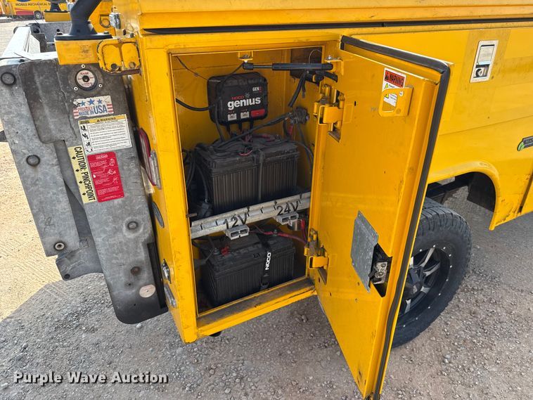 image for item EU2235 2018 Ford F350 Super Duty utility bed pickup truck