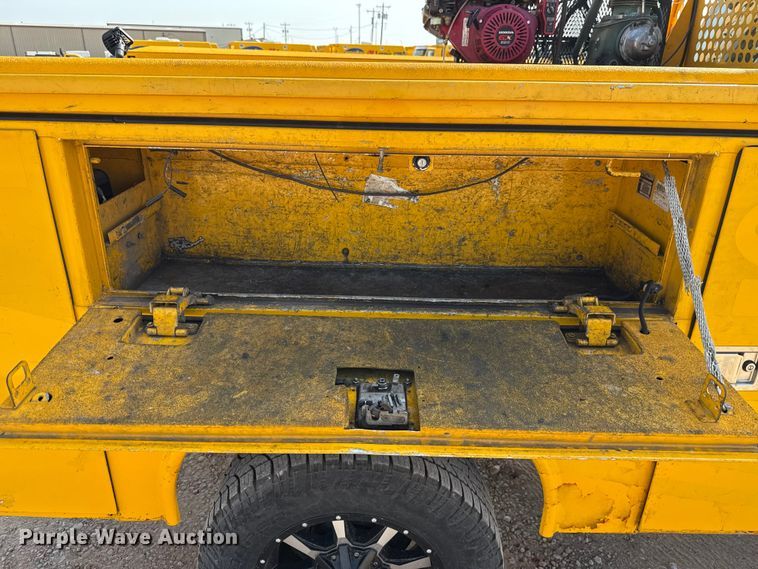 image for item EU2235 2018 Ford F350 Super Duty utility bed pickup truck