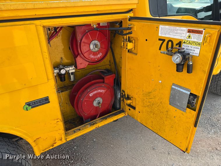 image for item EU2235 2018 Ford F350 Super Duty utility bed pickup truck