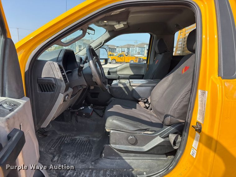 image for item EU2235 2018 Ford F350 Super Duty utility bed pickup truck