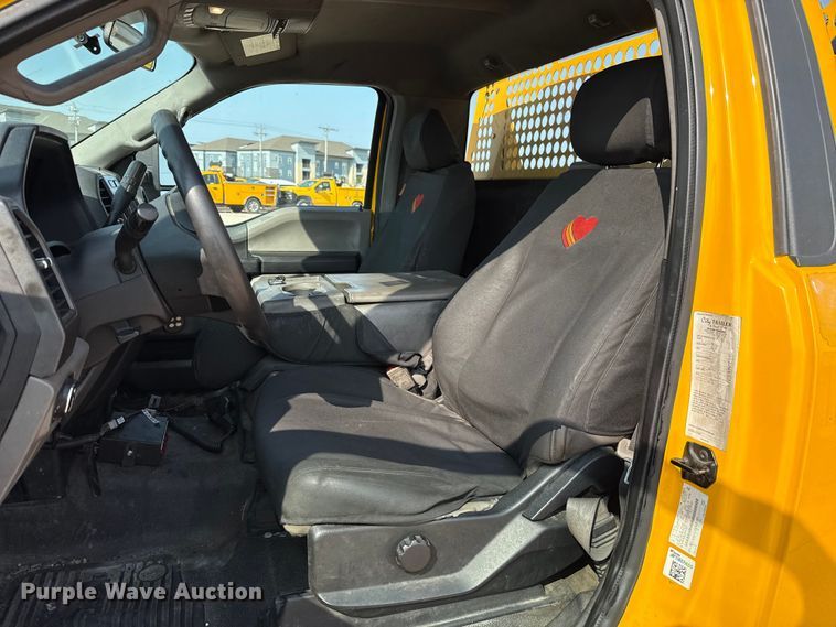 image for item EU2235 2018 Ford F350 Super Duty utility bed pickup truck