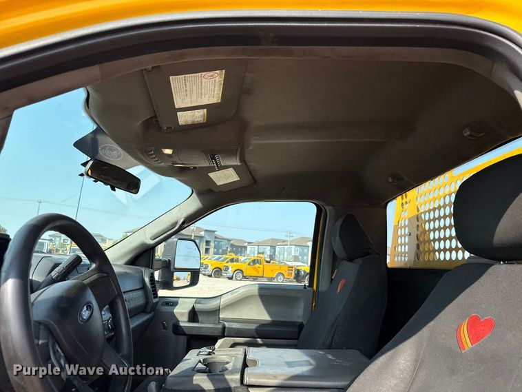 image for item EU2235 2018 Ford F350 Super Duty utility bed pickup truck