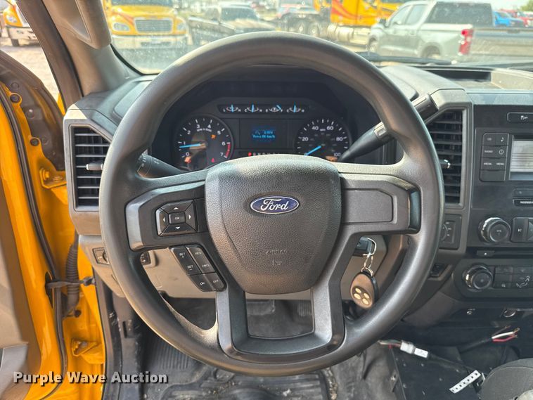 image for item EU2235 2018 Ford F350 Super Duty utility bed pickup truck