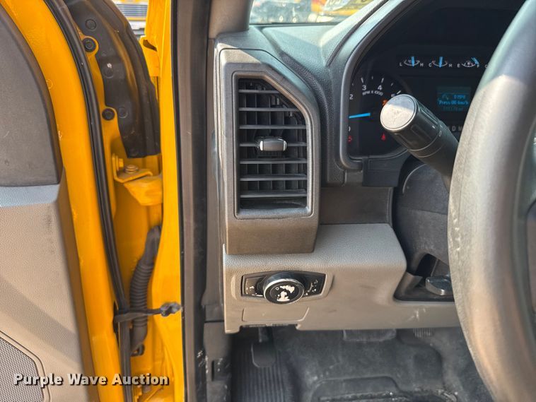 image for item EU2235 2018 Ford F350 Super Duty utility bed pickup truck