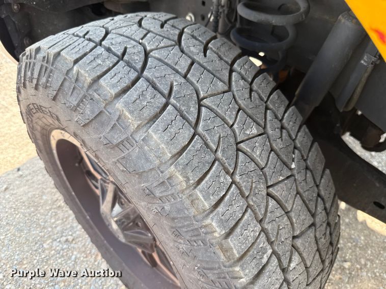 image for item EU2235 2018 Ford F350 Super Duty utility bed pickup truck