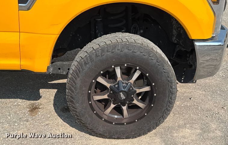 image for item EU2235 2018 Ford F350 Super Duty utility bed pickup truck