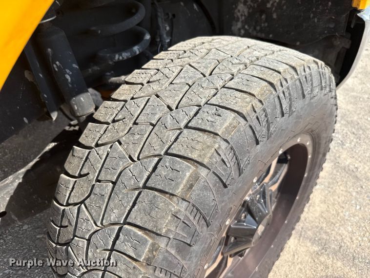 image for item EU2235 2018 Ford F350 Super Duty utility bed pickup truck