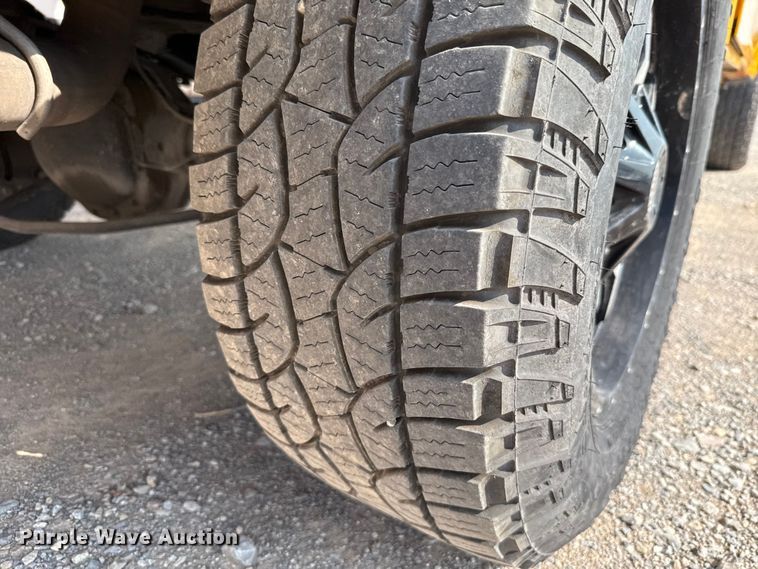 image for item EU2235 2018 Ford F350 Super Duty utility bed pickup truck