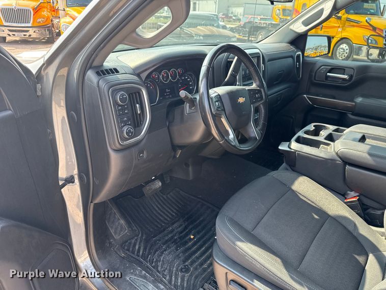 image for item EU2236 2021 Chevrolet Silverado 1500 Crew Cab pickup truck