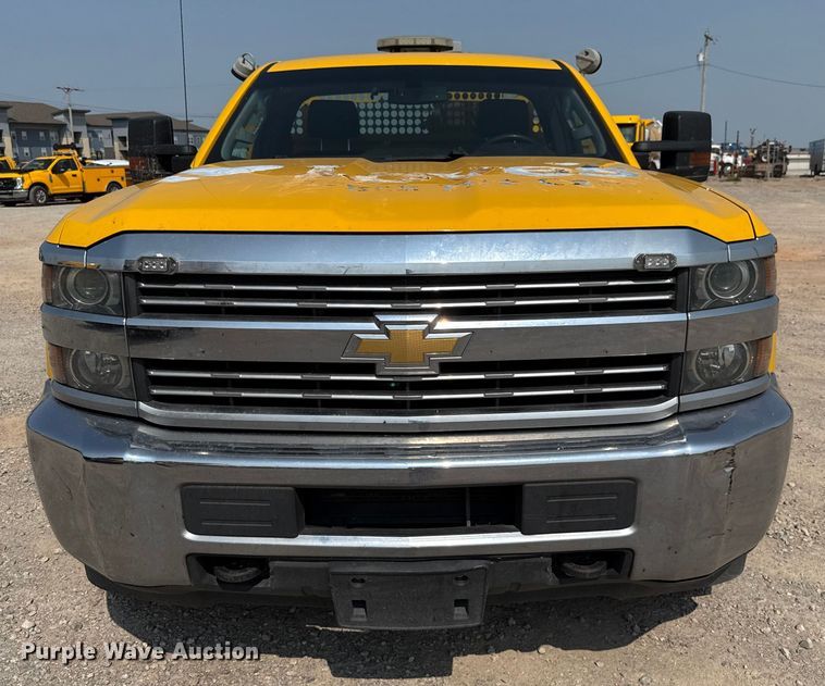 image for item EU2237 2018 Chevrolet Silverado 3500HD utility bed pickup truck