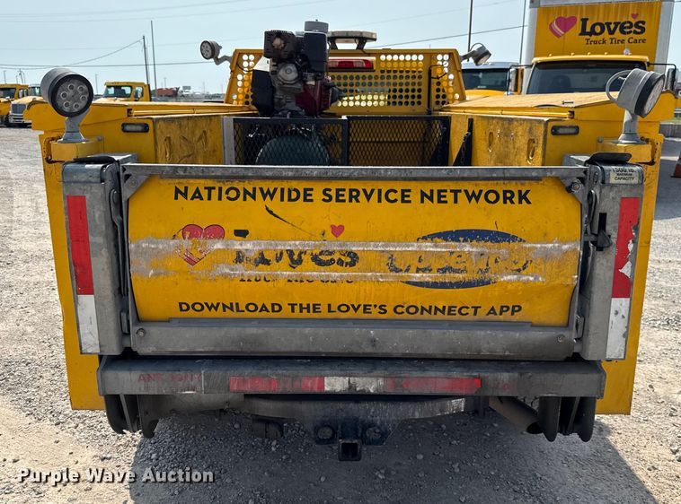 image for item EU2237 2018 Chevrolet Silverado 3500HD utility bed pickup truck