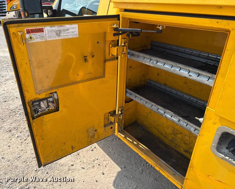 image for item EU2237 2018 Chevrolet Silverado 3500HD utility bed pickup truck