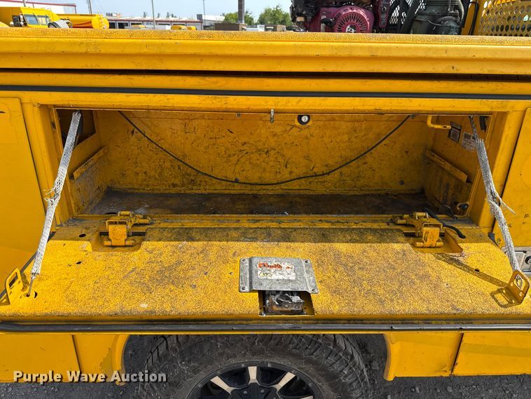 image for item EU2237 2018 Chevrolet Silverado 3500HD utility bed pickup truck