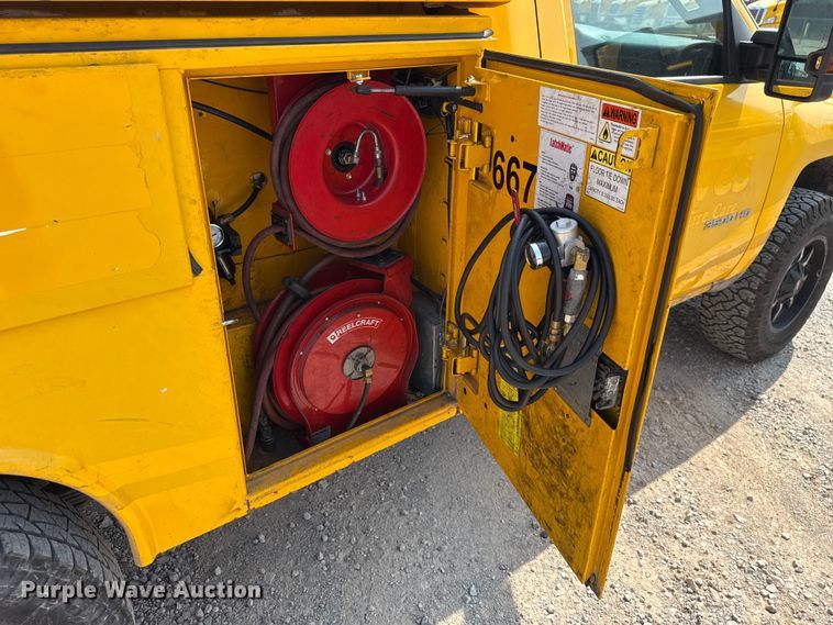 image for item EU2237 2018 Chevrolet Silverado 3500HD utility bed pickup truck