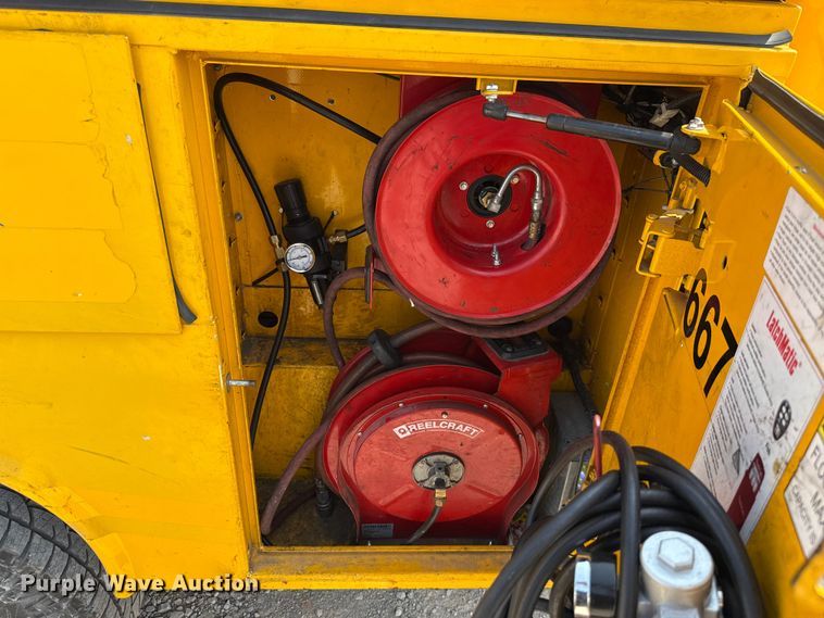 image for item EU2237 2018 Chevrolet Silverado 3500HD utility bed pickup truck