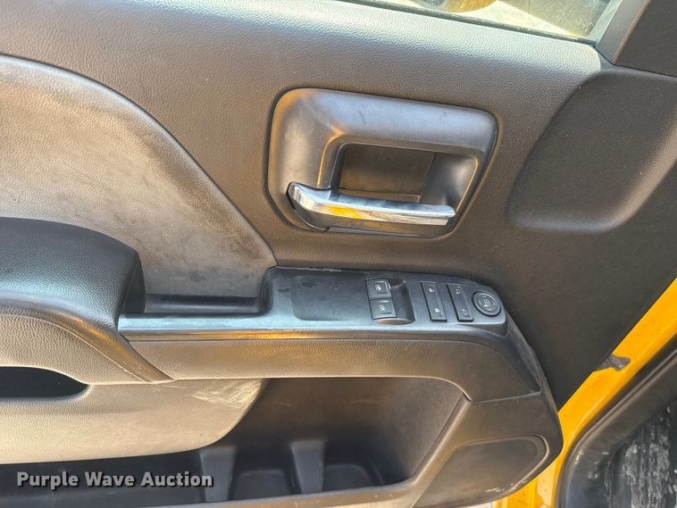 image for item EU2237 2018 Chevrolet Silverado 3500HD utility bed pickup truck