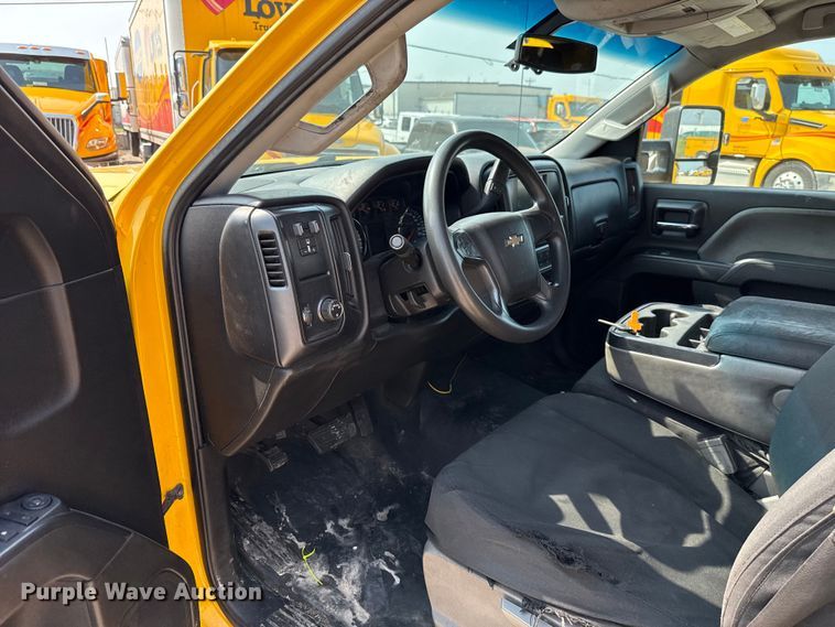 image for item EU2237 2018 Chevrolet Silverado 3500HD utility bed pickup truck