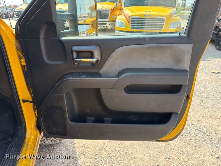 image for item EU2237 2018 Chevrolet Silverado 3500HD utility bed pickup truck