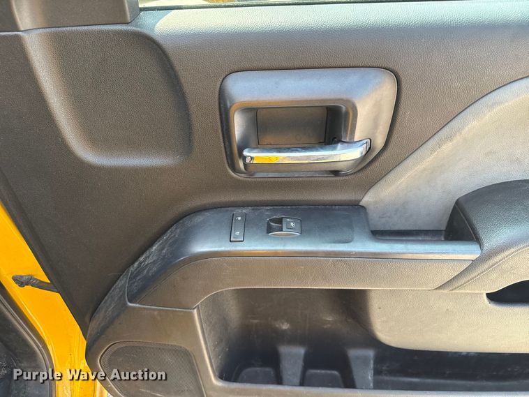 image for item EU2237 2018 Chevrolet Silverado 3500HD utility bed pickup truck