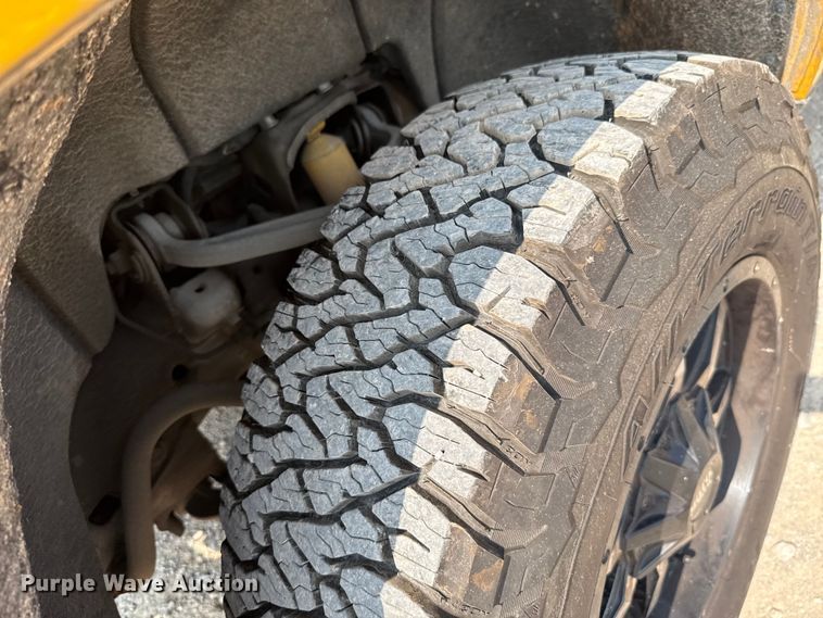 image for item EU2237 2018 Chevrolet Silverado 3500HD utility bed pickup truck