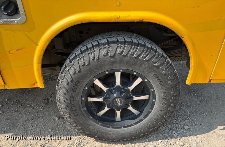 image for item EU2237 2018 Chevrolet Silverado 3500HD utility bed pickup truck