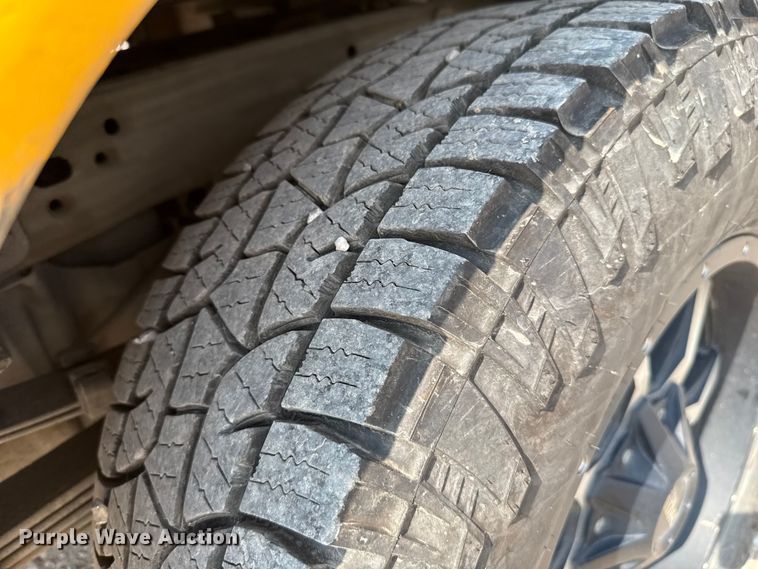 image for item EU2237 2018 Chevrolet Silverado 3500HD utility bed pickup truck