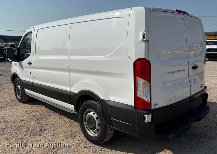 image for item EU2238 2019 Ford Transit 150 van