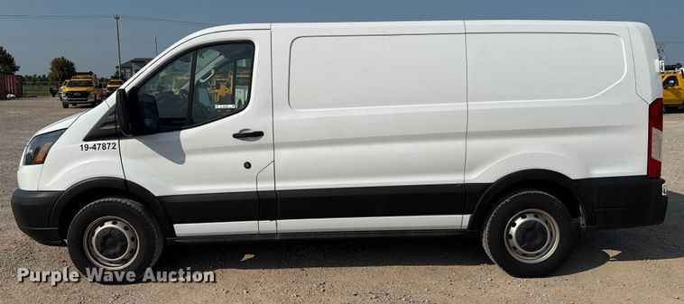 image for item EU2238 2019 Ford Transit 150 van