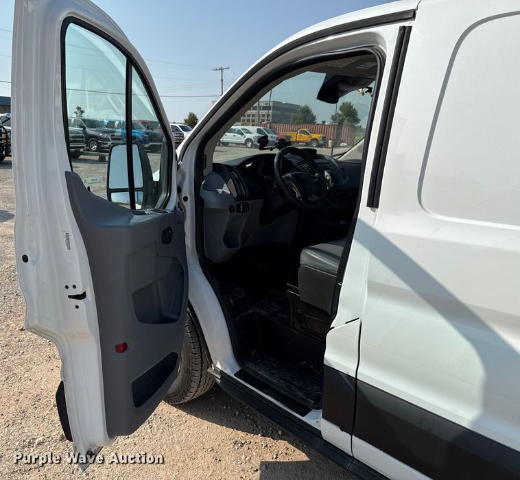 image for item EU2238 2019 Ford Transit 150 van