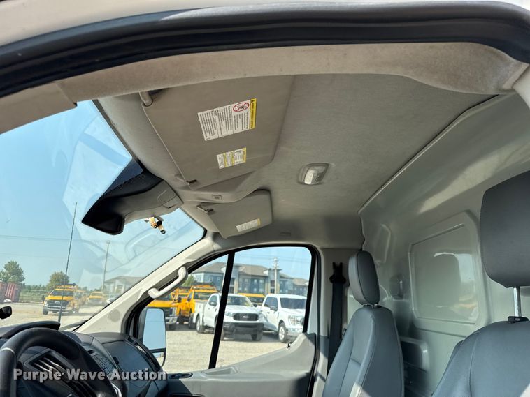 image for item EU2238 2019 Ford Transit 150 van