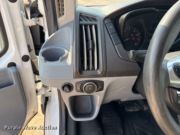 image for item EU2238 2019 Ford Transit 150 van