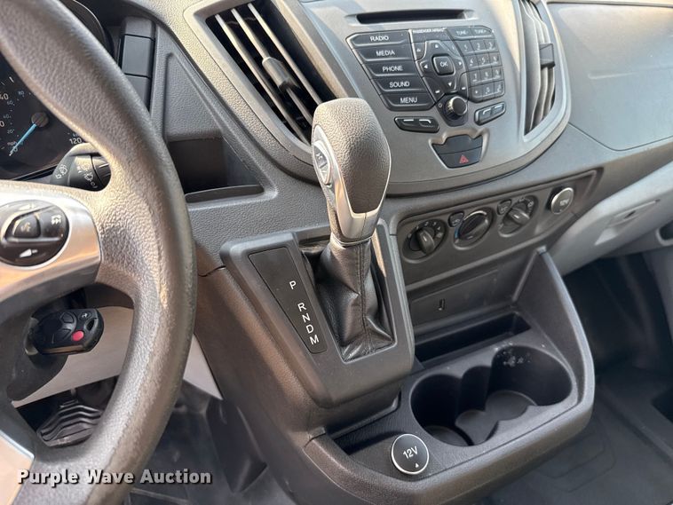 image for item EU2238 2019 Ford Transit 150 van