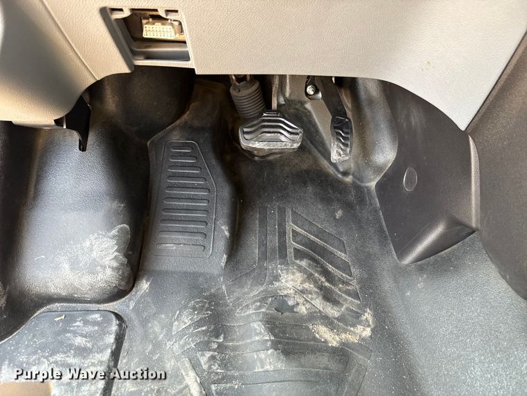 image for item EU2238 2019 Ford Transit 150 van