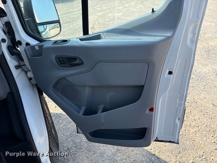 image for item EU2238 2019 Ford Transit 150 van