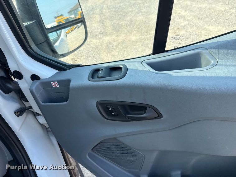 image for item EU2238 2019 Ford Transit 150 van