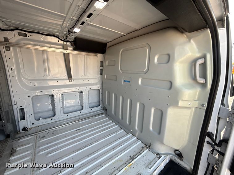 image for item EU2238 2019 Ford Transit 150 van