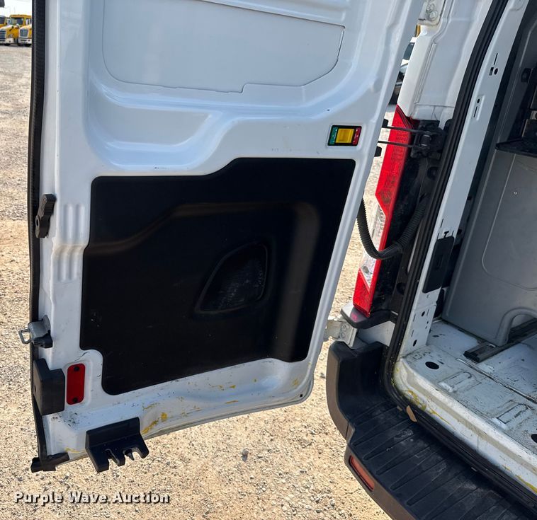 image for item EU2238 2019 Ford Transit 150 van