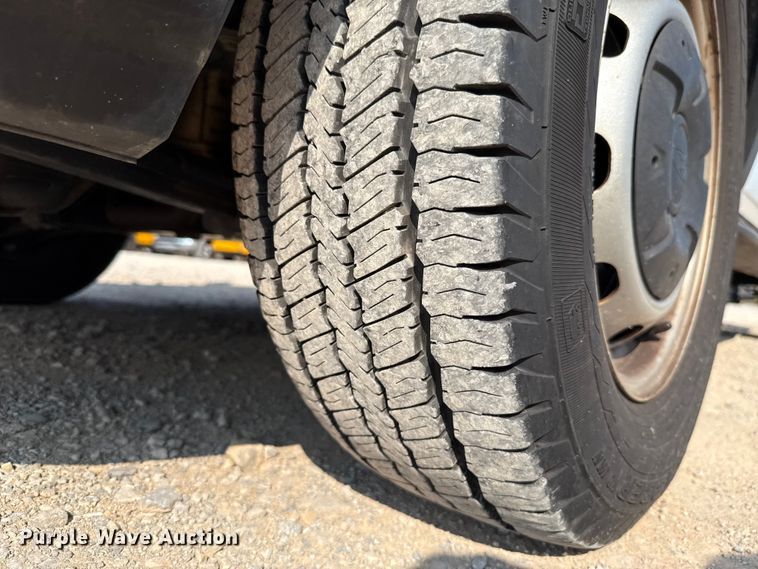 image for item EU2238 2019 Ford Transit 150 van