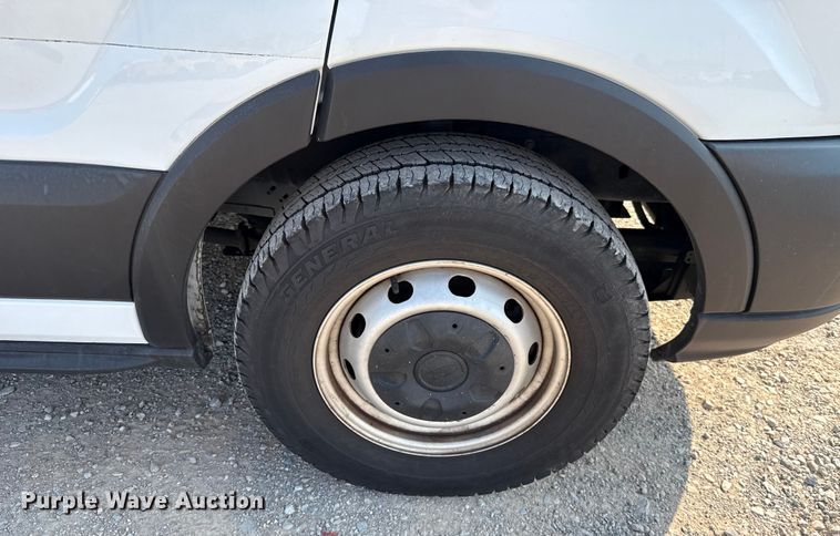 image for item EU2238 2019 Ford Transit 150 van