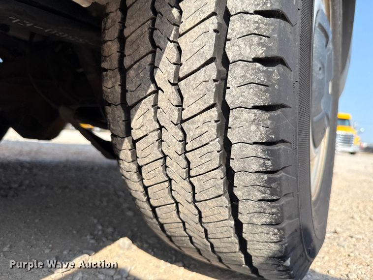 image for item EU2238 2019 Ford Transit 150 van