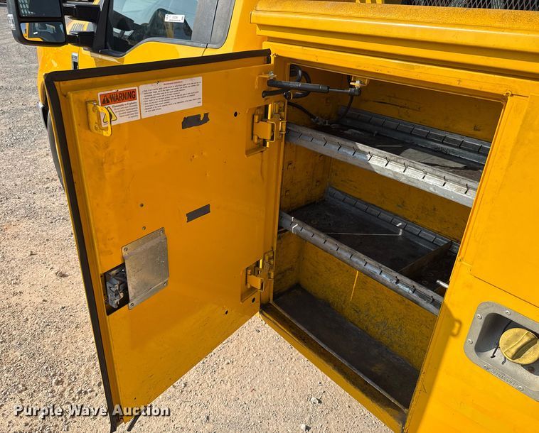 image for item EU2239 2018 Ford F350 Super Duty utility bed pickup truck