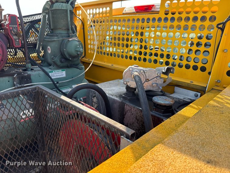 image for item EU2239 2018 Ford F350 Super Duty utility bed pickup truck