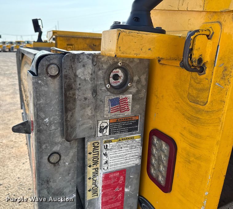 image for item EU2239 2018 Ford F350 Super Duty utility bed pickup truck