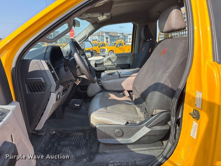 image for item EU2239 2018 Ford F350 Super Duty utility bed pickup truck