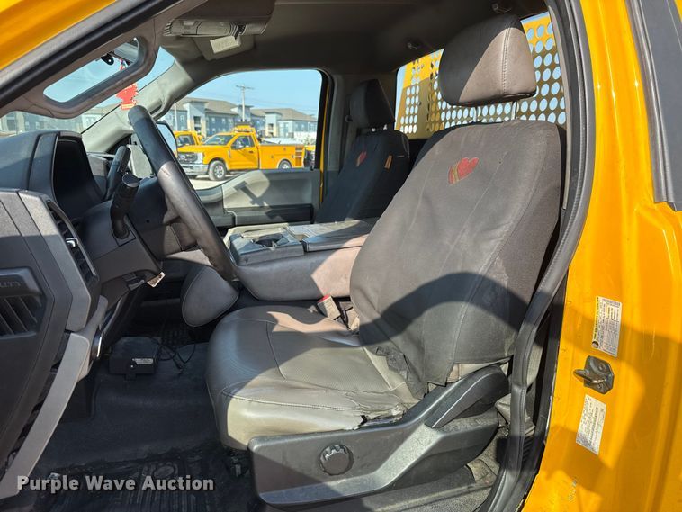 image for item EU2239 2018 Ford F350 Super Duty utility bed pickup truck