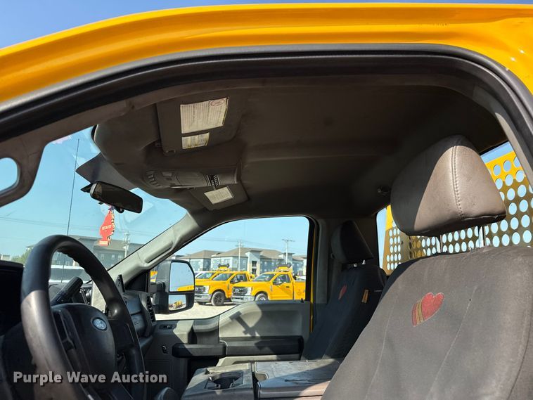 image for item EU2239 2018 Ford F350 Super Duty utility bed pickup truck