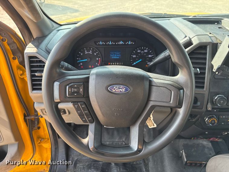 image for item EU2239 2018 Ford F350 Super Duty utility bed pickup truck