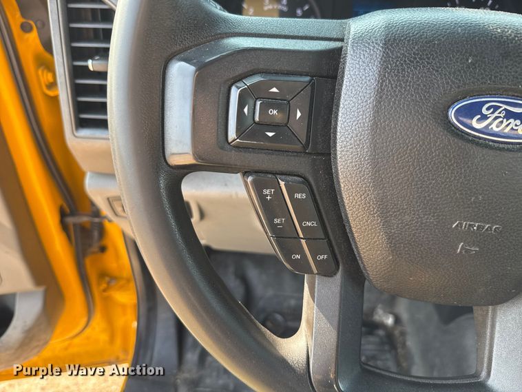 image for item EU2239 2018 Ford F350 Super Duty utility bed pickup truck