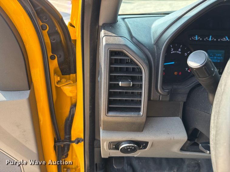 image for item EU2239 2018 Ford F350 Super Duty utility bed pickup truck