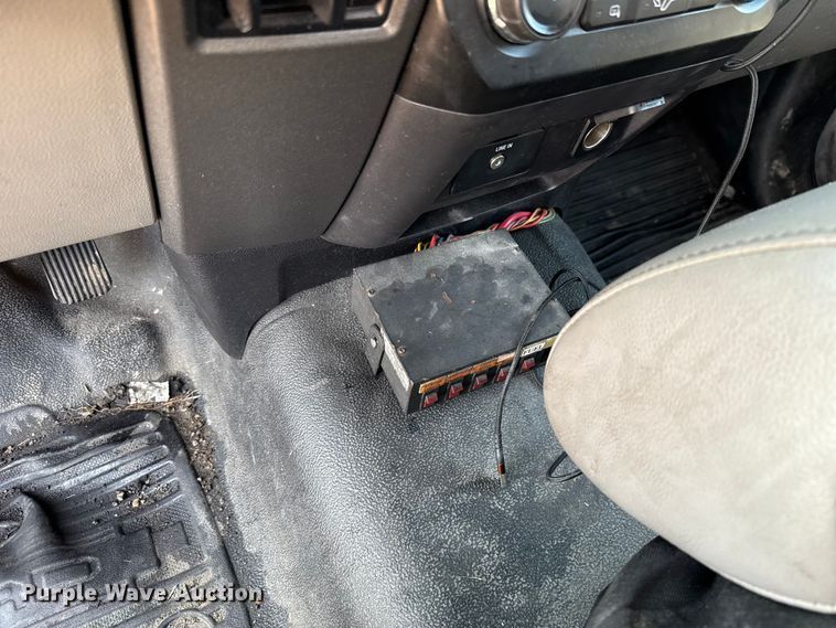 image for item EU2239 2018 Ford F350 Super Duty utility bed pickup truck